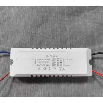 Led chandelier ballast controller low voltage isolation two-color 24v parallel drive two-wire three-color living room and bedroom power supply 2-wire square shell 1250 ma 18-30v1204124mm