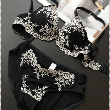 Yalu lady embossed embroidery sexy temptation deep v push-up bra underwire bra women's underwear set black s size 70bc-75ab