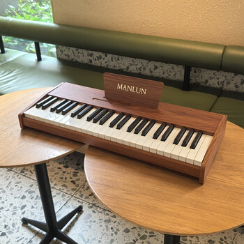 Manlen children's toy piano mini small piano wooden m49 key charging beginner household baby enlightenment toy gift 49 key walnut color charging model