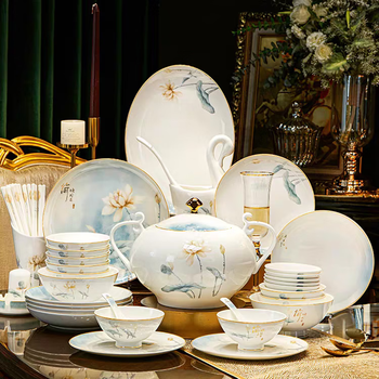 Weizun jingdezhen ceramics high-end housewarming tableware set chinese bowls and plates home luxury high-end plates and dishes set lotus pond moonlight luxury suitcase packaging 75 pieces