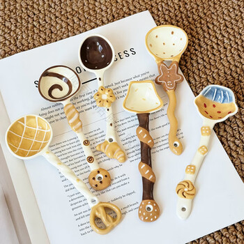 Magic bean shenghuo cute ceramic small spoon, personal use, high-looking long-handled spoon, cartoon underglaze color spoon, rice spoon, spoon, cookie