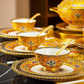 Mo chi palace style gold enamel color dish set jingdezhen ceramic tableware household bone china bowls plates bowls and chopsticks housewarming 60 pieces of earl gold, practical configuration for a family of 10 people, high-end leather suitcase