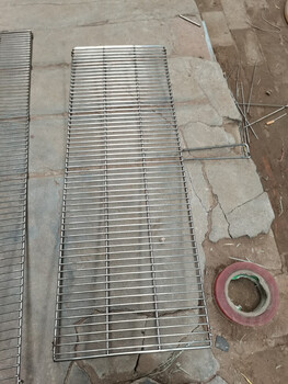 Customized 304 stainless steel barbecue vegetable storage cooling grid mesh rack baking vertical strips large water-sprinkled oil encryption 22*150 cm with legs and handles
