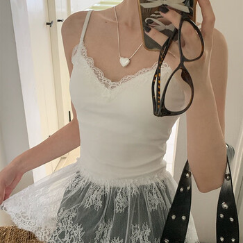 Miao yijia white lace mesh bottoming shirt camisole with breast pads can be worn as an inner layer for pure sexy hot girls. white v-neck lace ruffled hem as an inner layer. one size fits all. recommend 80-115 pounds.