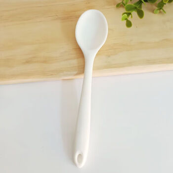 Meng qier baby food spoon for 6 months and above silicone small spoon for adults and children to eat and drink soup small long handle soft head small spoon single white