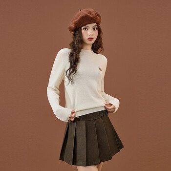 B.duck little yellow duck sheep wool bottoming shirt women's 2025 autumn and winter new casual simple style metal chapter women's sweater white m