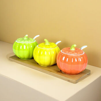 Yusenyi ceramic seasoning jar household seasoning box seasoning jar kitchen supplies seasoning bottle sugar jar salt jar pepper yellow red green three with wooden board