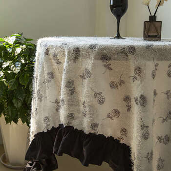 Yusen yihuaye ruffled tablecloth french romantic retro 2025 new high-end round table coffee table tablecloth cover black rose sheared rose + pleated lace 140x180