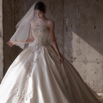 Xiaohanlu tubeless wedding dress satin main bride 2025 new heavy industry style texture light luxurious long trailing outer dress white floor-length style <with skirt> xl suitable for 120 jin