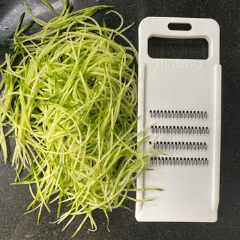 Tangkou potato shredded household souzi plug-in vegetable cutter cucumber shredded carrot shredded grater white board 2mm filament