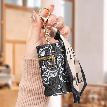 Shantou lincun 2025 new cartoon printed pu small coin purse super mini coin purse key bag fashion lipstick small bag women black