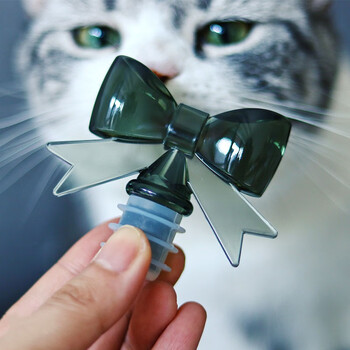 Shantou lincun exports japanese red wine stopper, wine champagne, cat, rabbit, deer, puppy, diamond crown, heart-shaped sealed wine stopper, black bow wine stopper