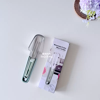 Yusenyi export watermelon cutting tool three-in-one fruit styling mold fruit embossing fruit salad platter tool green