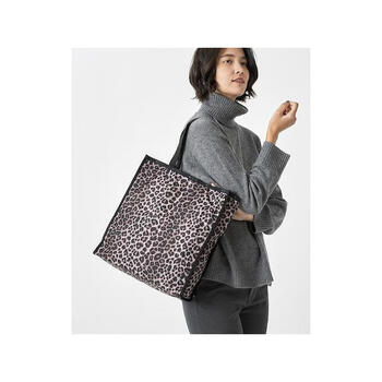 Lesportsac women's tote bag has large storage space and can hold a4 documents. zippered main bag. internal pocket design. brown no size