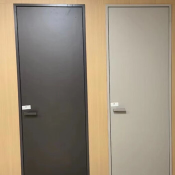 Bedroom door 1 60° outside flat and inside opening