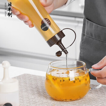 Sungsa japan imported plastic squeeze sauce bottle seasoning bottle oil bottle jam tomato salad honey bottle with lid pointed mouth squeeze bottle brown with lid 250ml