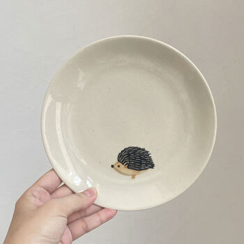 Sanqihu us single high goods worldarket ceramic relief small animal plate underglaze color dessert plate spitting bone plate 7-inch small plate 8x2c