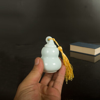 He jiagong small pill storage jar, mini small ceramic jar, agarwood jar, sandalwood paste pill sealed jar, dendrobium storage jar, sky blue gourd ceramic jar