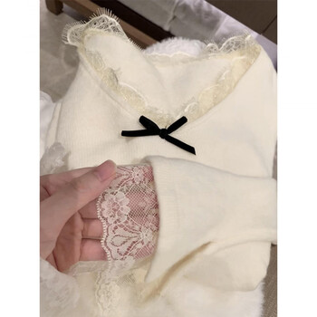 Hengyuanxiang lace lace german velvet bottoming shirt for women in autumn and winter with slim waist design and warm long-sleeved t-shirt top brand apricot s