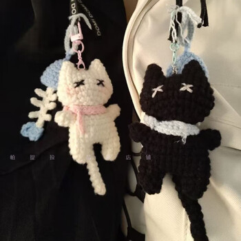 Patila small fish kitten pendant crochet diy bag hook doll knitted kitten small fish knitted material to relieve boredom and pass the time material package combination white + black cat fish + random keychain