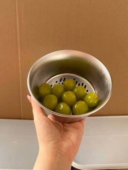 The stock 316 stainless steel household fruit drain basket double-layer kitchen sink from yong huan's awesome factory 316 steel solid basin + drain basket