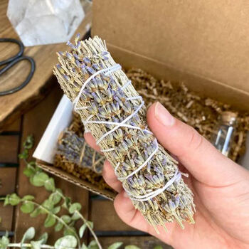 Shantou lincun lavender lavender purifies the air, purifies the indoor aroma, heals the space, meditates, soothes and relaxes, single bundle of lavender