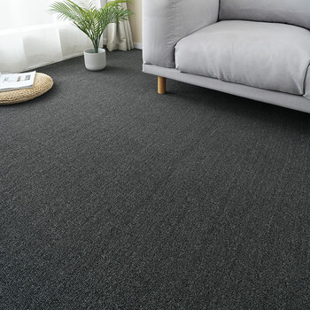 The whole roll of yong huan office carpet covers a large area of the cement floor and is directly laid with sound insulation, fireproof and flame retardant floor mats. black and gray, 100cm wide and 100cm long. it can be flame retardant without curling.