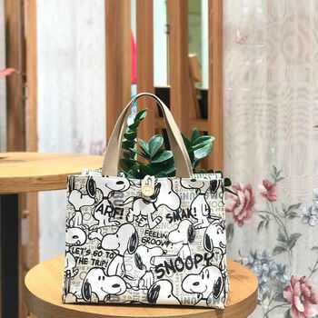 Fantasy print portable large-capacity square portable canvas large lunch box bag a4 handbag fashionable portable canvas bag snoopy off-white (large size with inner pocket and back zipper