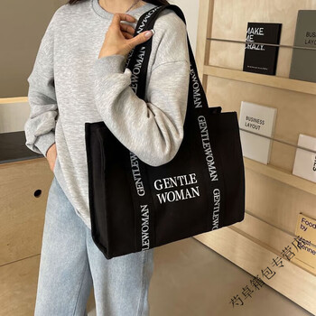 Ye yunian canvas bag popular bag large capacity student computer bag can be used at work shoulder strap printed black thickened lined inner pocket + key pendant