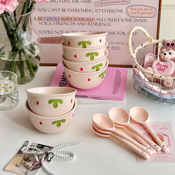 Sanqihu cream household high-looking strawberry underglaze internet celebrity rice bowl girl cute tableware set under colored ceramics especially good-looking strawberry bowl 45 inches - 6 bowls 6 spoons