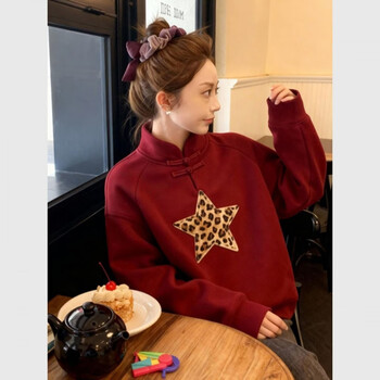 Luo meng's new chinese style national style burgundy sweatshirt jacket is unique and beautiful in winter for age reduction, loose and casual, lazy and thickened top. new chinese style burgundy leopard print star sweatshirt jacket s is recommended to be worn within 100 pounds.
