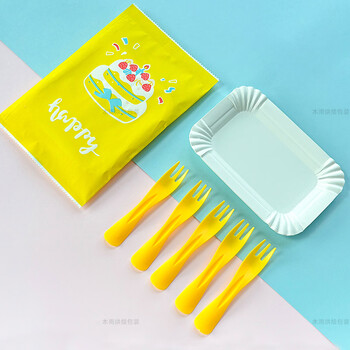 Yusenyi dinner plate cake tableware set birthday cake plate fork paper plate knife fork candle combination pack yellow set 5 plates 5 forks 60 sets