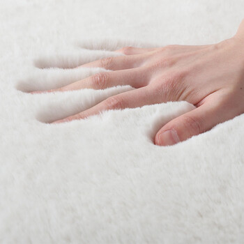 Fantasy thick imitation rabbit fur master bedroom bedside plush carpet bedroom bedside blanket living room floor mat bay window mat girl princess style off-white long hair style customized please contact customer service