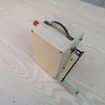 Mindong gordon hand-cranked generator old-fashioned magnet telephone generator 220v to 380v volts 80 watt speed-increasing gearbox diy with shell