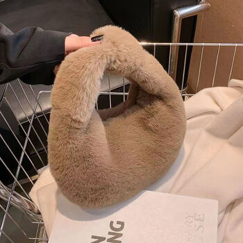 Hongtong 2025 fashion girls wrist bag plush casual small hand bag simple mom handbag furry bag brown