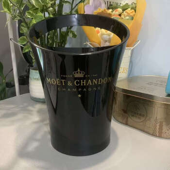 Fantasy bar music restaurant large, medium and small yuanbao ice bucket plastic champagne red wine ice cube ice bucket black front and back moet moet 3.5 liter champagne 1 pack