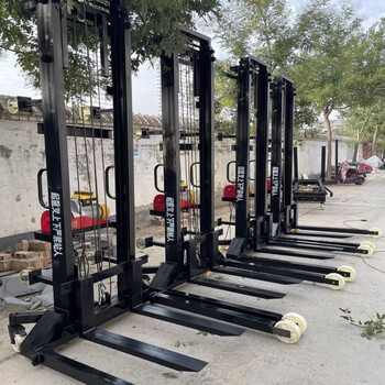 Fengxi electric brick loading machine construction site remote control elevator aerated brick loading machine fire pipe ash hopper elevator 2 meters two sections wireless remote control thickened version