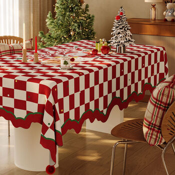 Fantasy festival tablecloth, tablecloth, holiday living room scene layout, plaid decorative coffee table cover, warm winter tribute, four-sided special shape, four-corner plush red balls, chenille velvet, 90x140cm, suitable for table length 80100cm