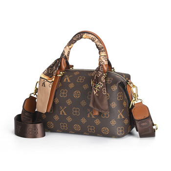 Welfare bag ladies 2025 new fashion high-end portable crossbody bag niche genuine leather boston pillow bag brown counter authentic