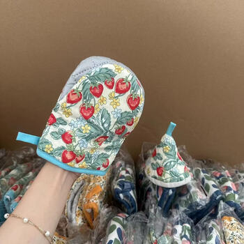 Fantasy kitchen tricorn hat pot cover kitchen pot handle resistant casserole ears strawberry red two-piece set