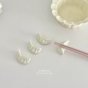 Yusenyi cute creative hand-kneaded small dumplings ceramic chopstick holder ins household small chopstick holder chopstick pillow food play pen holder paperweight one dumpling