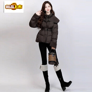 Early diameter mid-length down jacket for women in winter. western style waist slimming to keep out the cold and warm. large lapel white duck down jacket. coffee color l. recommended 100-110 catties.