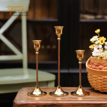 Yusenyi props, atmospheric art ornaments, brass candlestick ornaments, restaurant wedding confessions, creative romantic iron ornaments, electroplating, medium size 18cm, base diameter 6.5