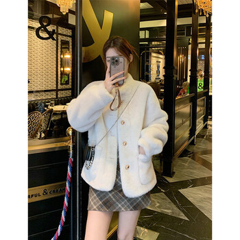 Yipin yuan xiaoxiangfeng lamb plush jacket women's 2025 autumn and winter new retro milk design one-piece wool top off-white m (85-105 jin)