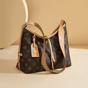 Red dragonfly (red dragonfly) women's bag hobo shoulder tote crossbody bag as a new year's eve birthday gift for my wife and girlfriend