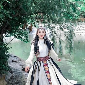 Guizhou huangguoshu + xijiang qianhu miao village + libo 5 days and 4 nights small group tour adult