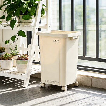 Puchu outdoor villa courtyard trash can household 2026 new commercial kitchen large large capacity wheeled removable milky white wheeled model-swing lid 40l