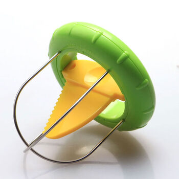 Jiyunmao imported kiwi fruit peeler peeling cutter kiwi fruit quick take out the pulp without hurting your hands, as shown in the picture