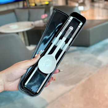 Expanding the quality imported from japan, high appearance, ins style ceramic spoon and chopsticks tableware set, portable box with long handle, hepburn style ceramic spoon + chopsticks portable set, corrugated