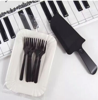 Fantasy plate and fork disposable tableware combination birthday plate package 4-in-1 plastic cutlery and fork plate set 5 long plate black in 1 100 sets